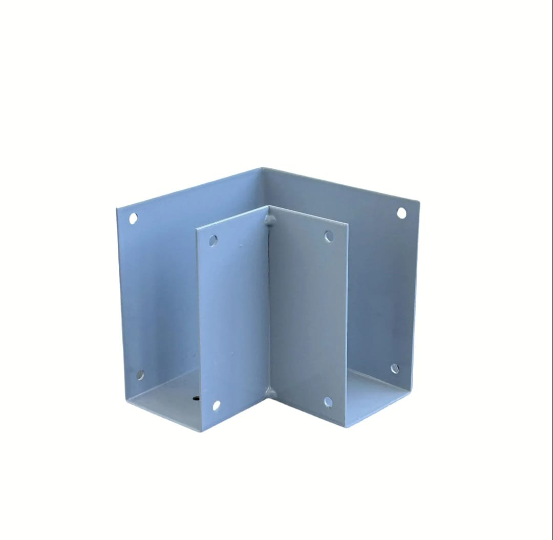 Corner beam brackets for compatible aluminium sections